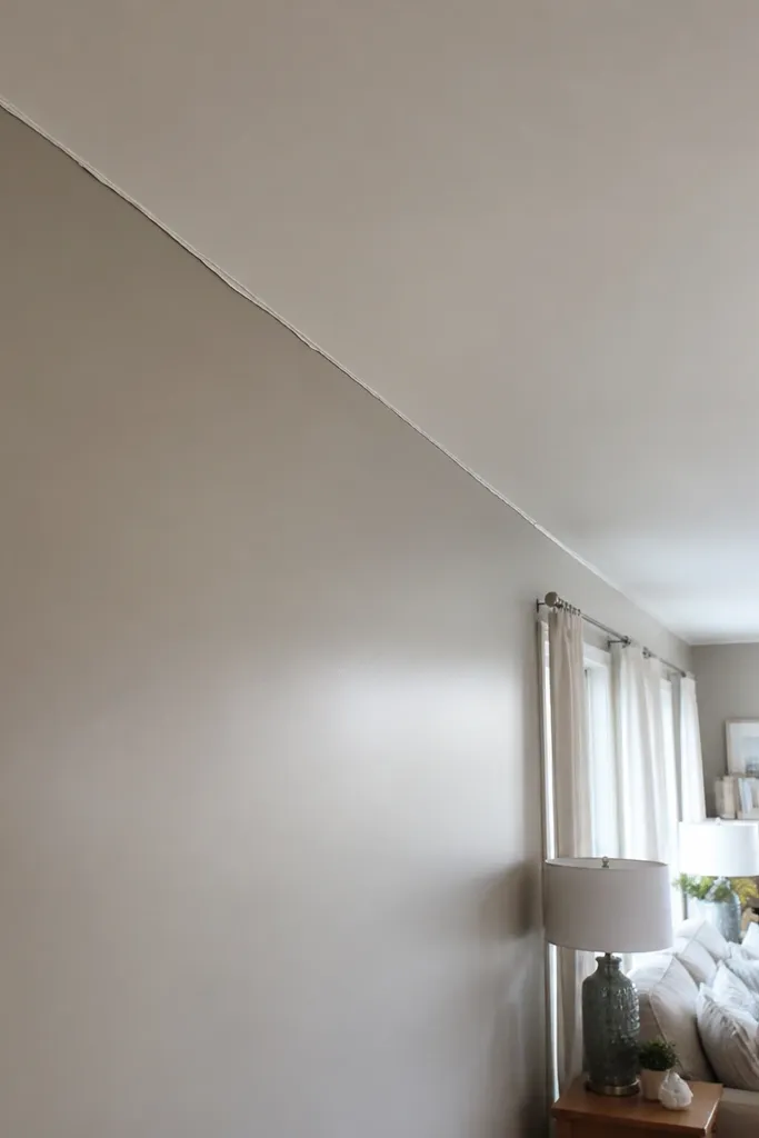False ceiling meeting the wall with no gap and visible stress lines